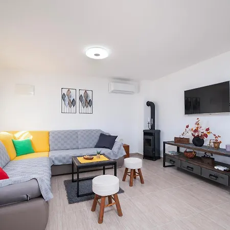 2 Bedroom Cozy In Дом отдыха *