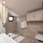 2 Bedroom Pet Friendly In Semesterbostad Pula