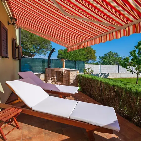 2 Bedroom Pet Friendly In * Póla