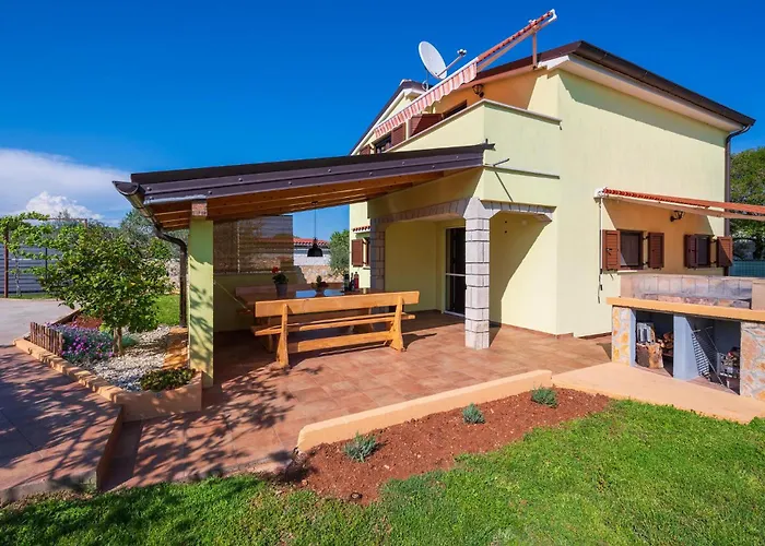 2 Bedroom Cozy In 펜션